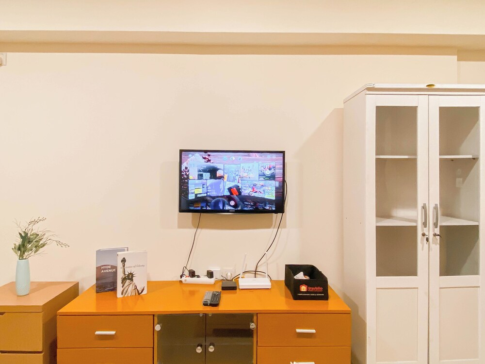Comfort Living 2Br At Meikarta Apartment