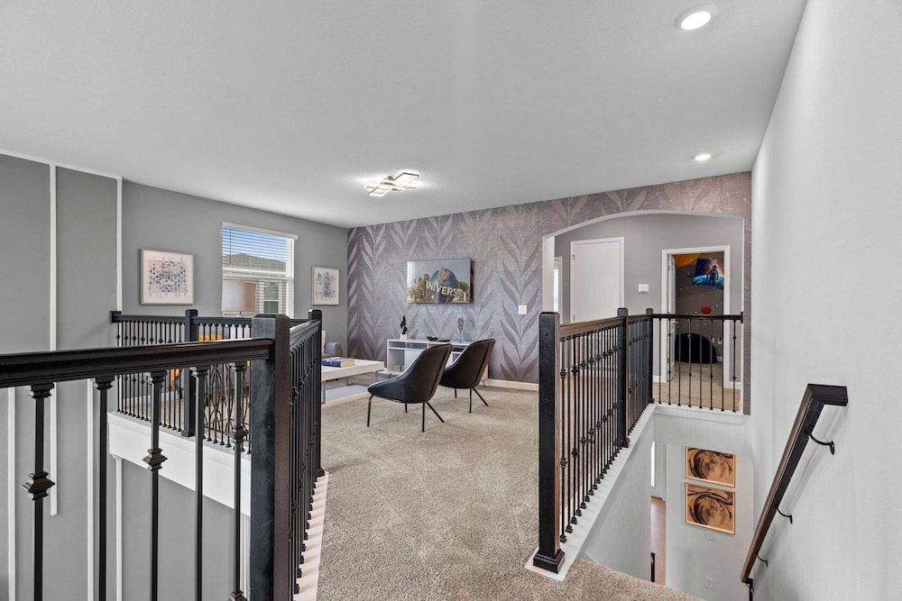 Chic Spacious 5BR Retreat Near Disney