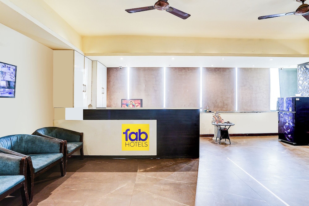 Fabhotel Ramaya Palace