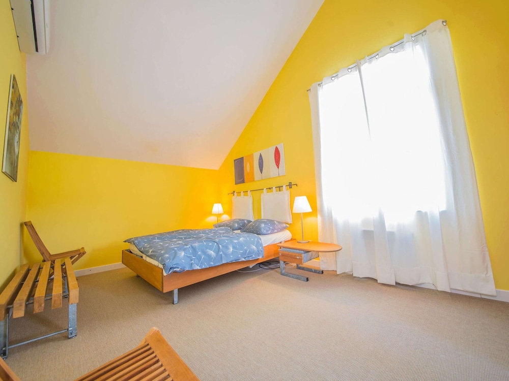 Holiday Home With a Terrace in Warisy