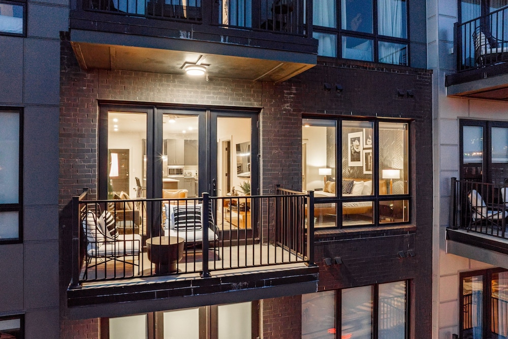 Prime Walkable Midtown Location Pool Gym Outlaw s Den by Avantstay