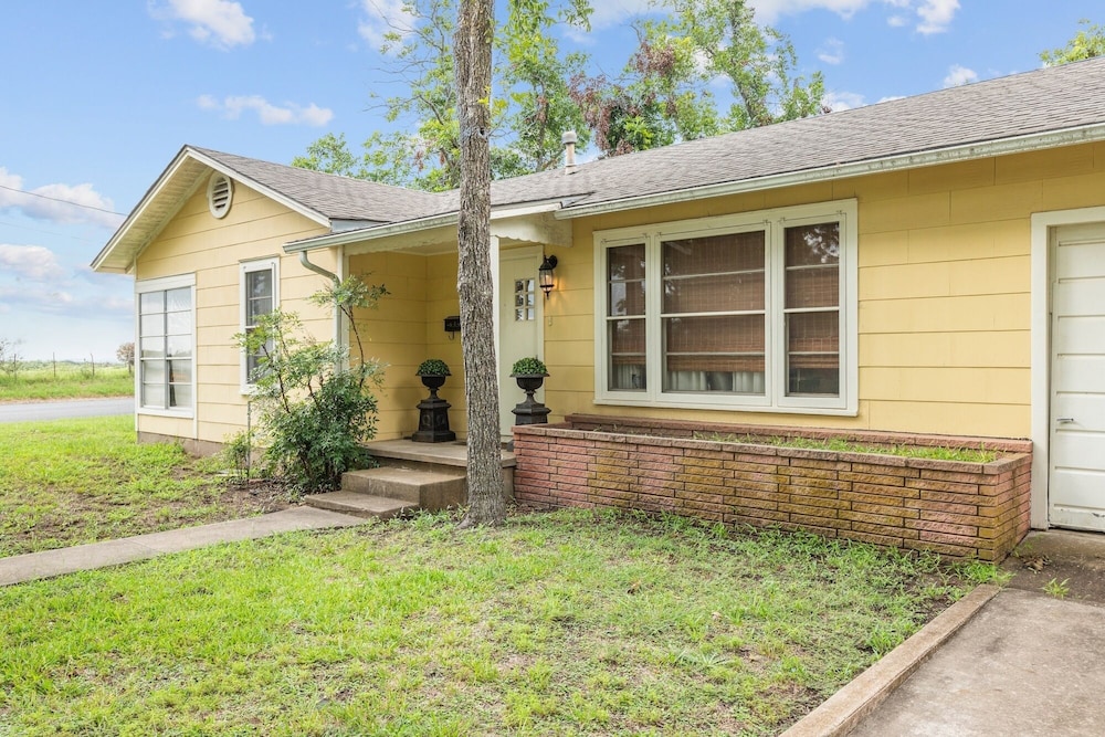 Yellow Rose 2 Bedroom Home