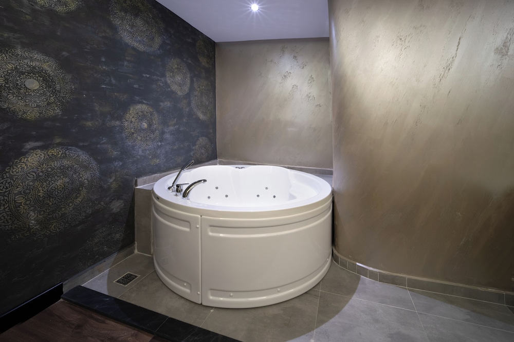 Pianoforte by Febor Otelleri ve Spa - Image 39