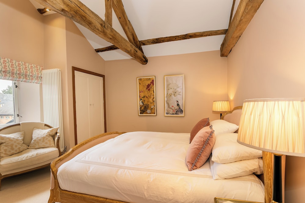 Stunning 4BD Family Home Near Banbury
