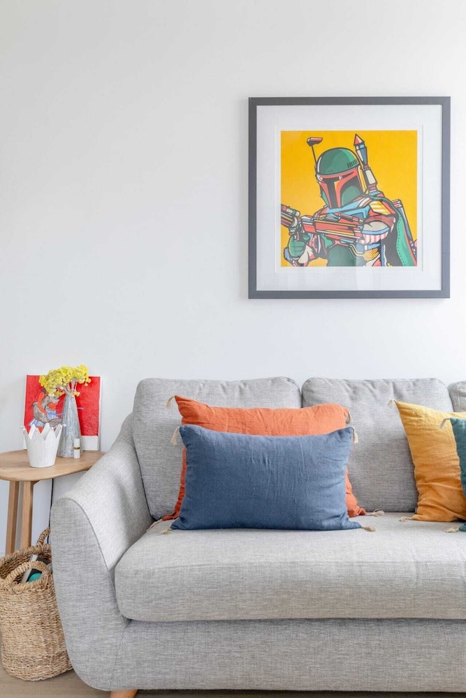 Funky 1BD High-rise Flat W/city Views, Angel!