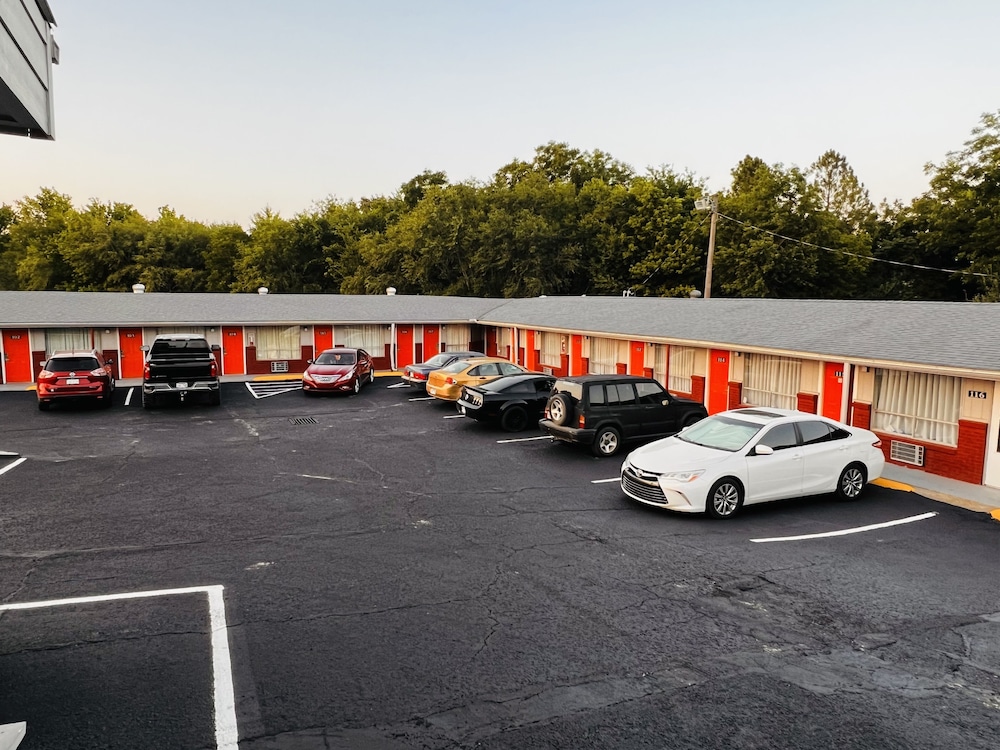 Linwood Motel - Property Image 11