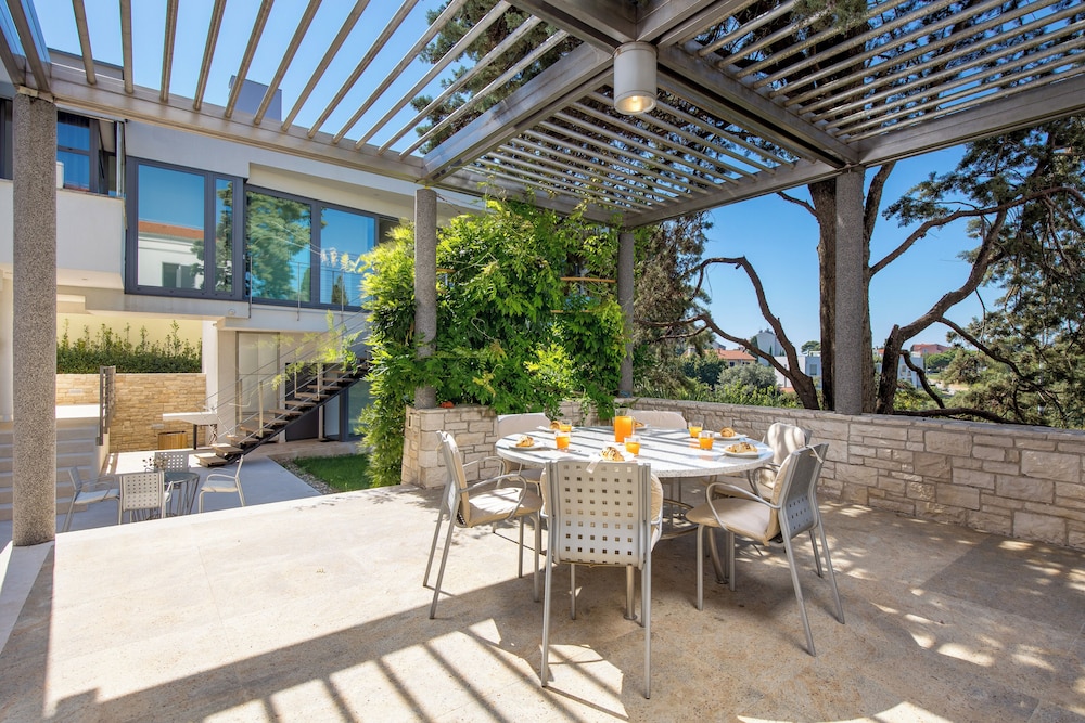 RM Grande Villa view 4