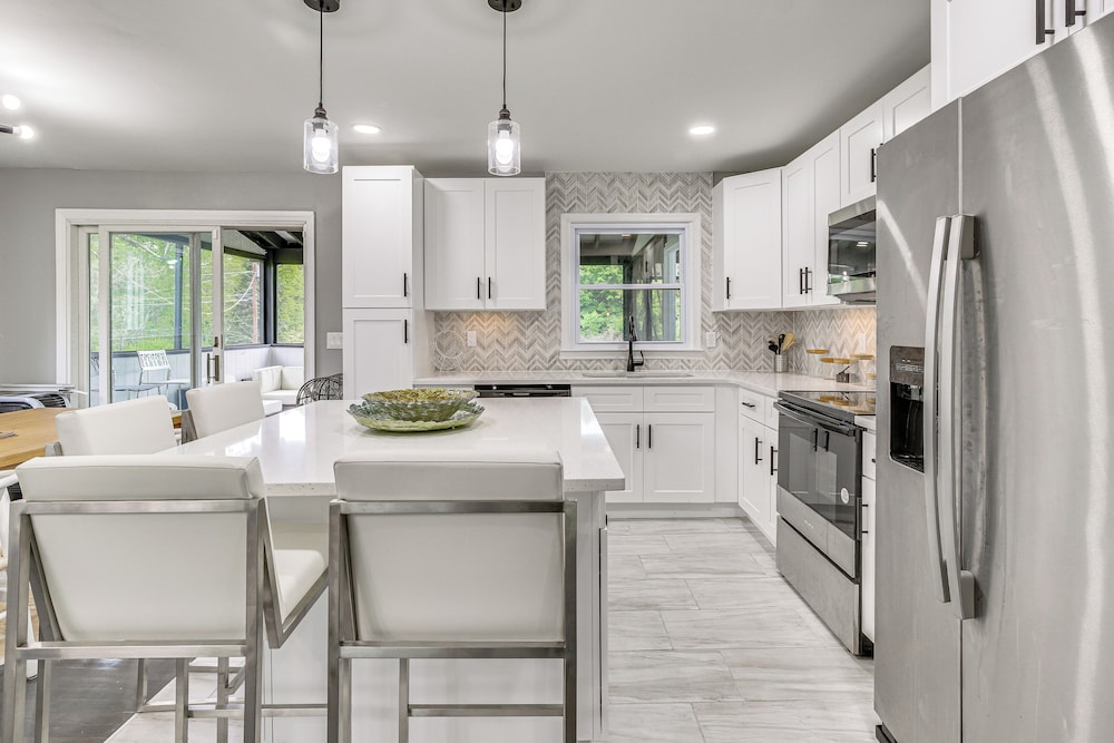 3 Mi to Main St: Modern New Paltz Home