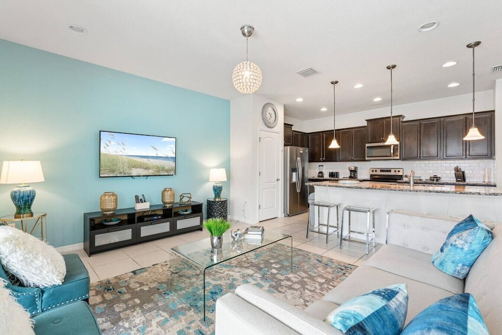 Spacious 5BR Villa w Private Pool Near Disney