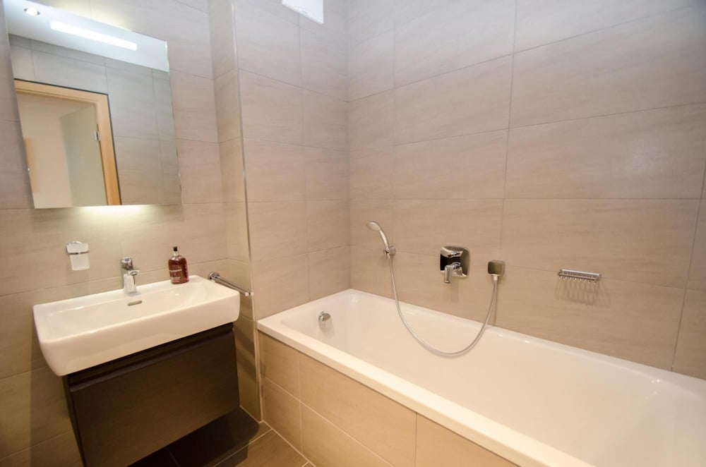 Superb Alpine Lodges Zell am See 4pax