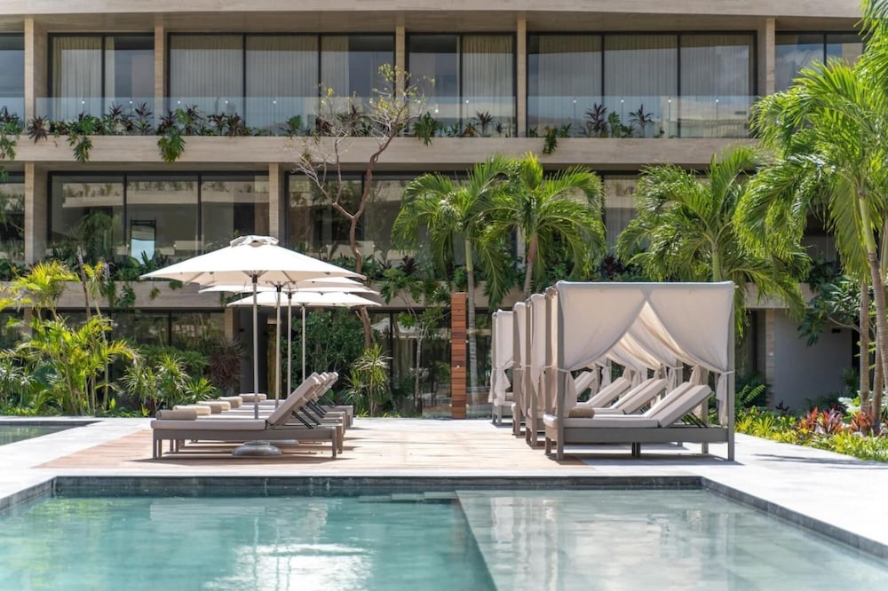 Best Modern Luxury 2BR Private Garden Plunge Pool GYM Amazing Amenities Wifi view 4