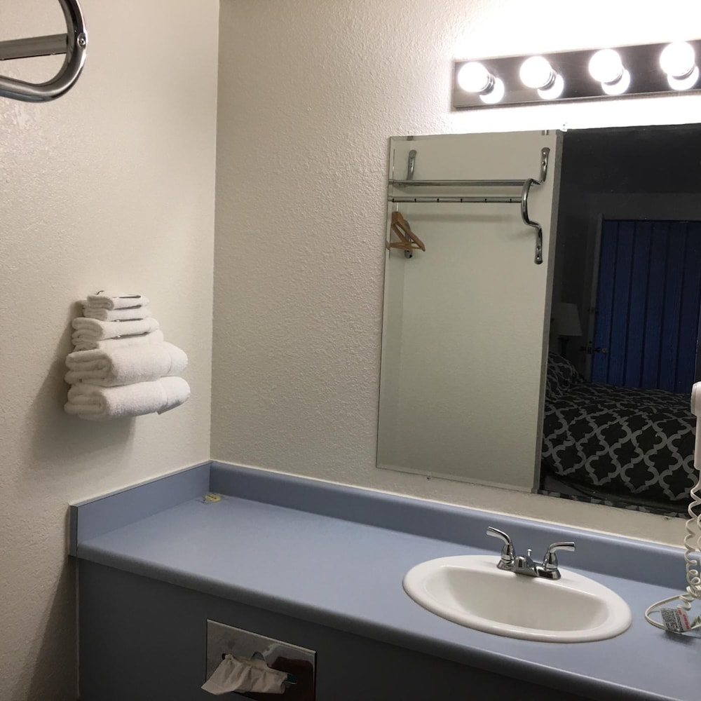 Belfair Motel