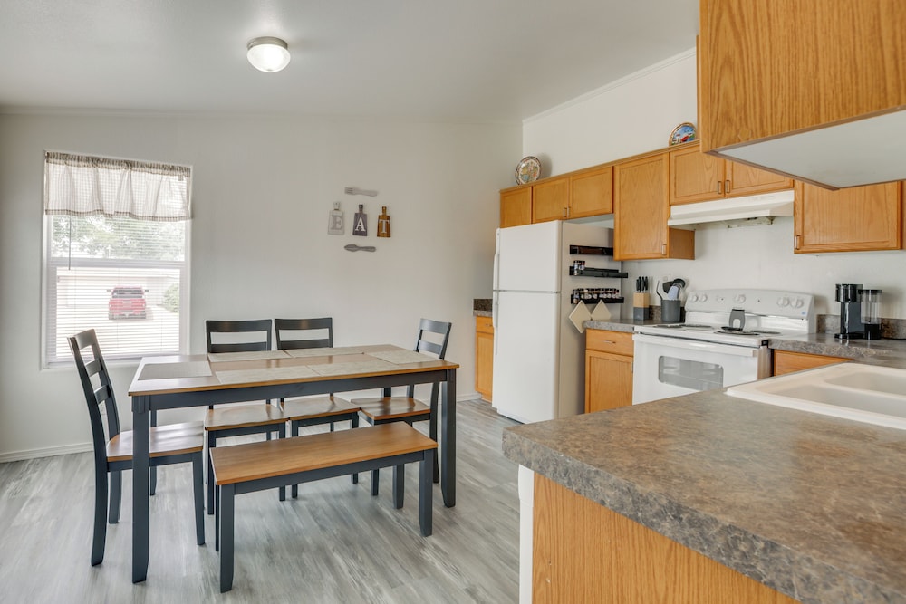 1 Mi to Main Street: Cozy Retreat in Portales