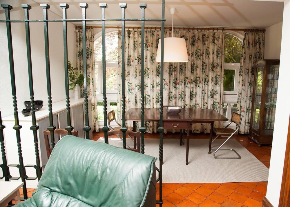 Captivating 6-bed House in Grijó view 2