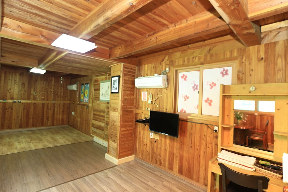 Wonju Chiak Mountain Club Pension