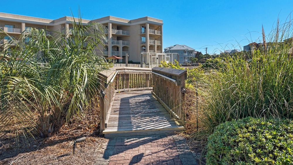 Modern & Updated - Gulf-front - Steps to the Beach view 4