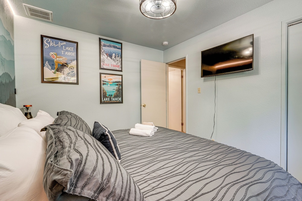 Hike & Ski! Cabin 20 Mi to Soda Springs Mtn Resort