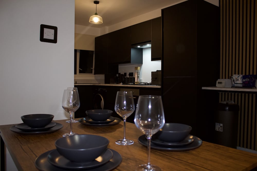 2 bed House in City Centre - Offers for Long Stays
