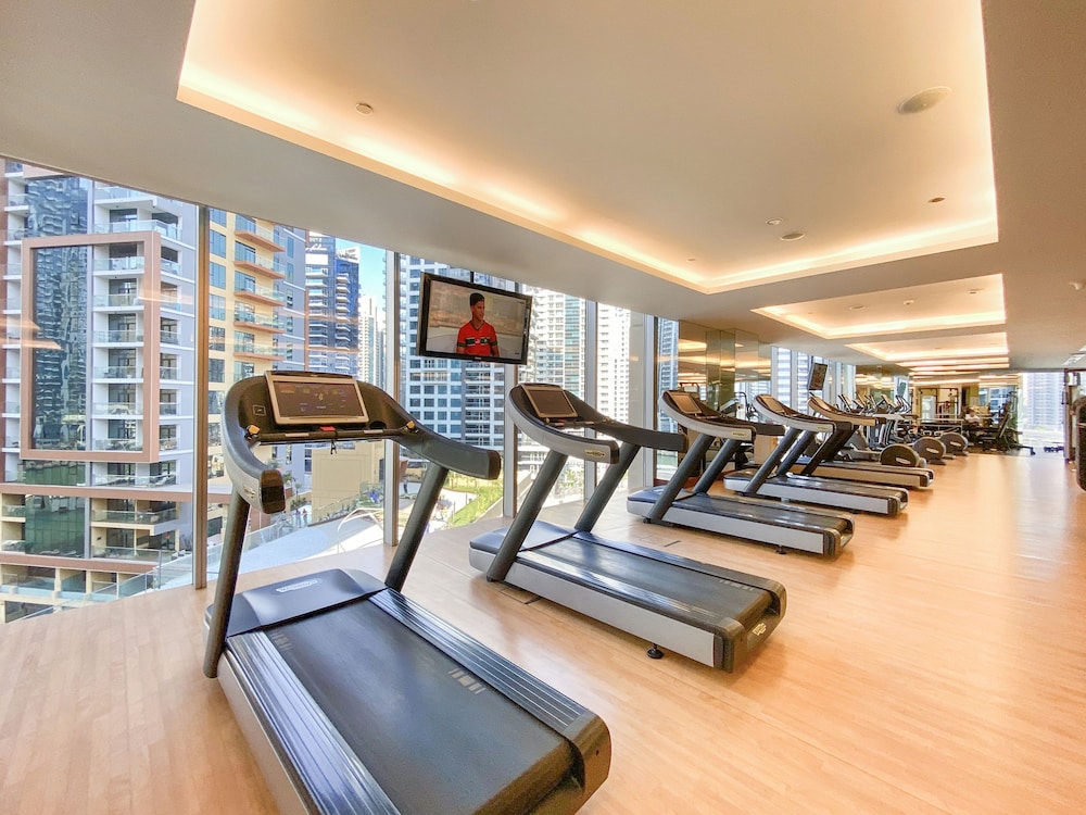 Elegant 1 Bedroom Overlooking Dubai Marina Canal