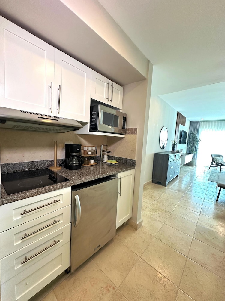 Modern Studio With Ocean View in Punta Palmera