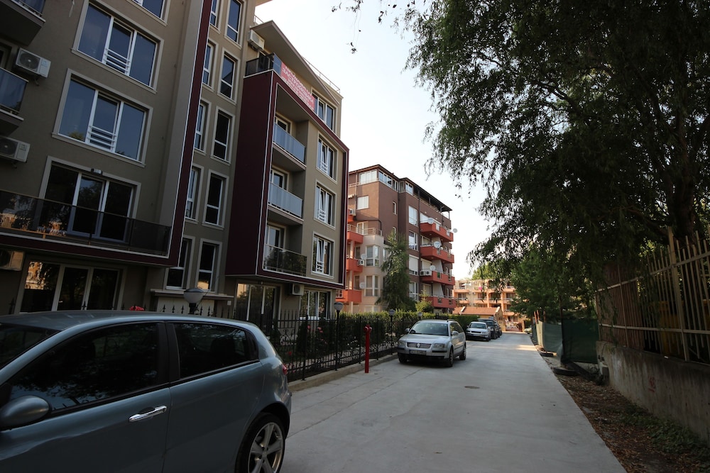 Menada VIP Park Apartments