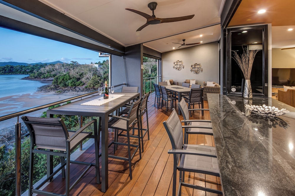 Edge 18 Waterfront Luxury