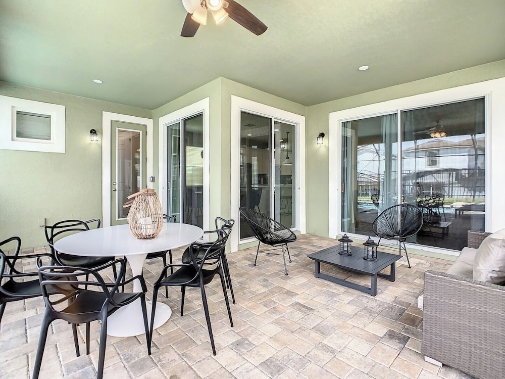 Fairytale Mansion 6BR Arcade & Pool
