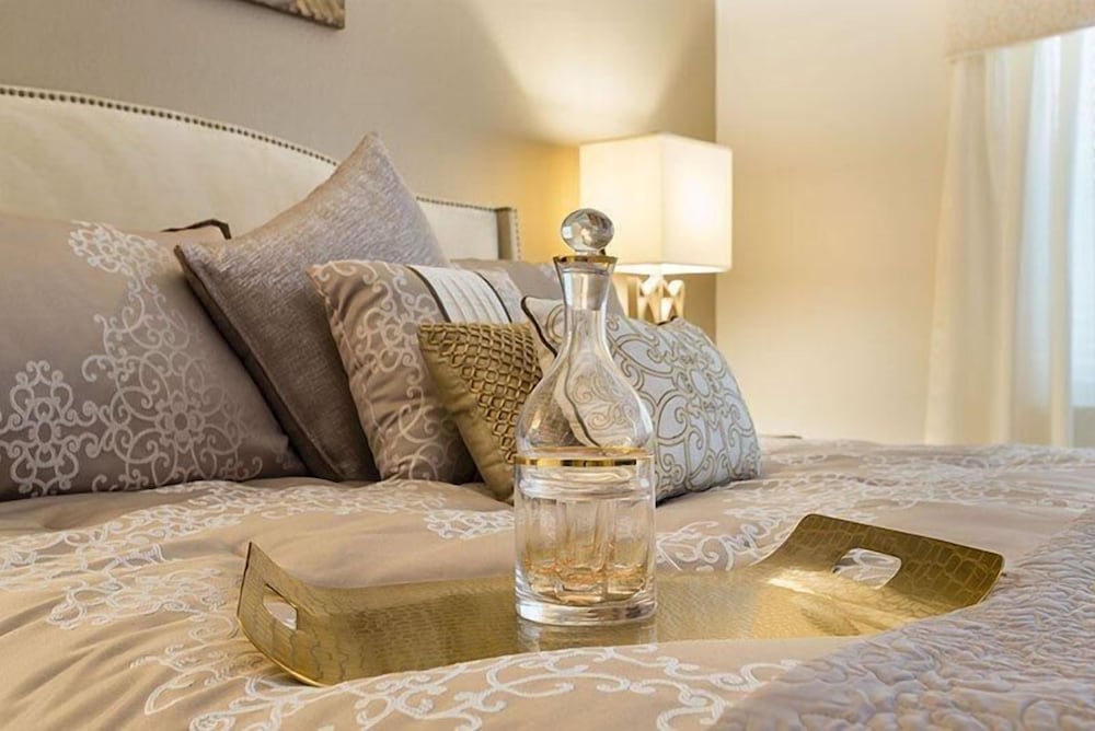 Condo Centre Courts Finest 3 Bedroom Reunion - Image 2