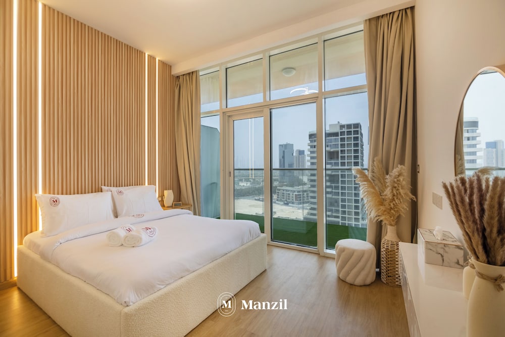 Manzil -1BR w Pool nr Dubai Sports City