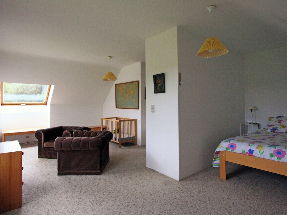 Cozy Holiday Home in Lesterny near Lake view 2