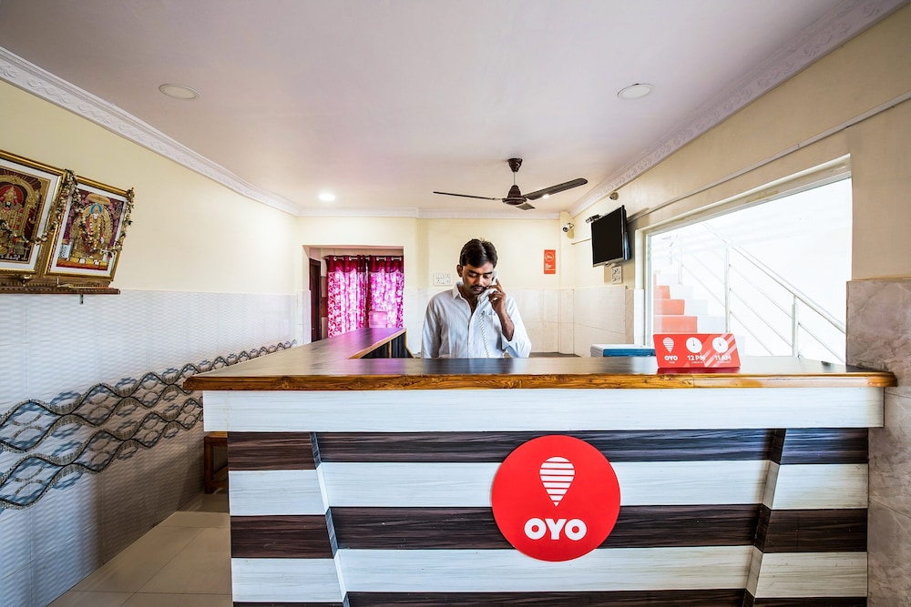 OYO 12973 Hotel Crystal