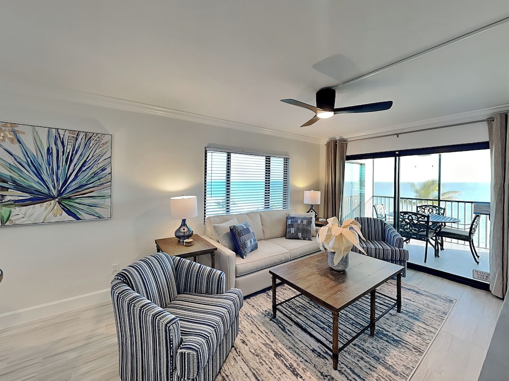 Seaside 4 by Distinctive Beach Rentals