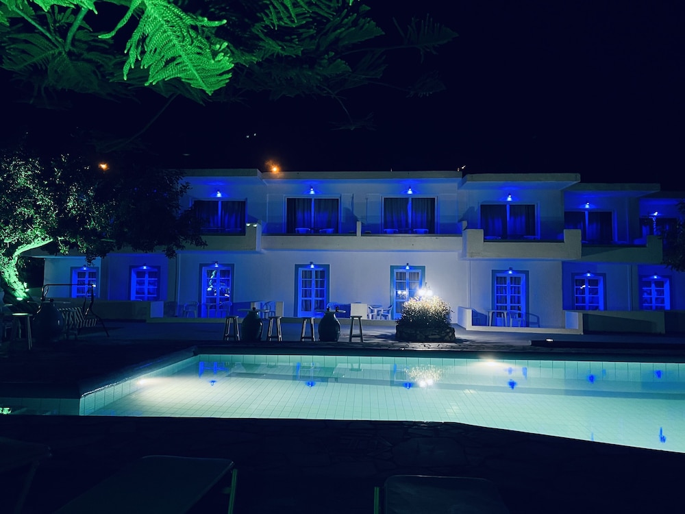 Mila Malia Suites