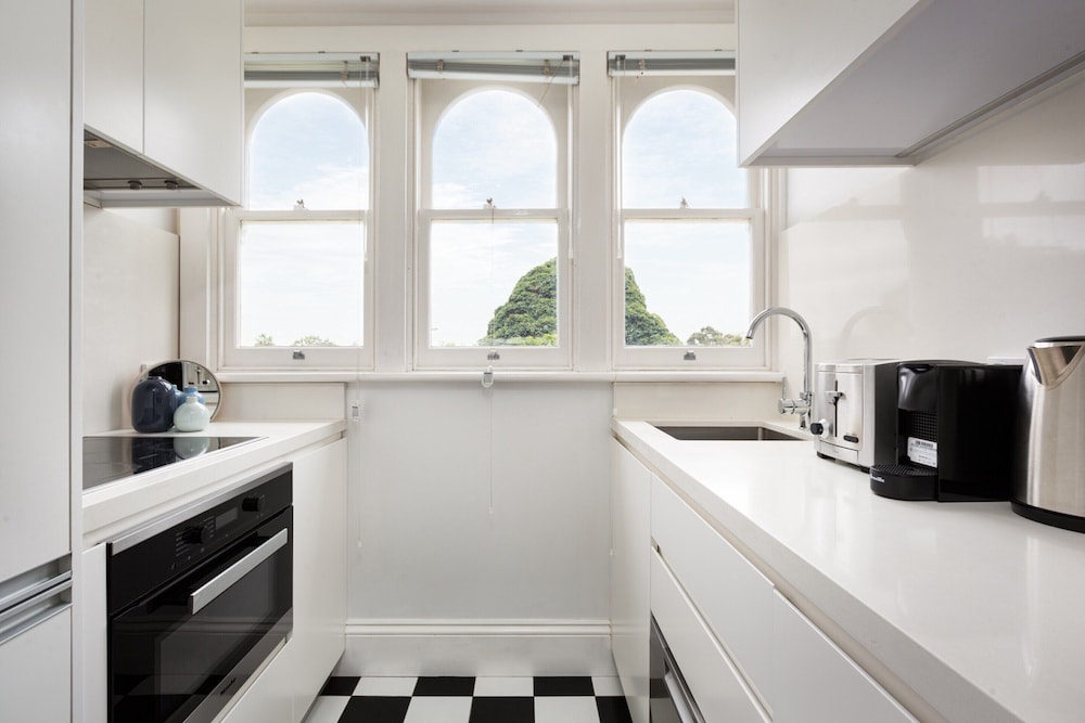 Executive Studio With Patio Near Trains