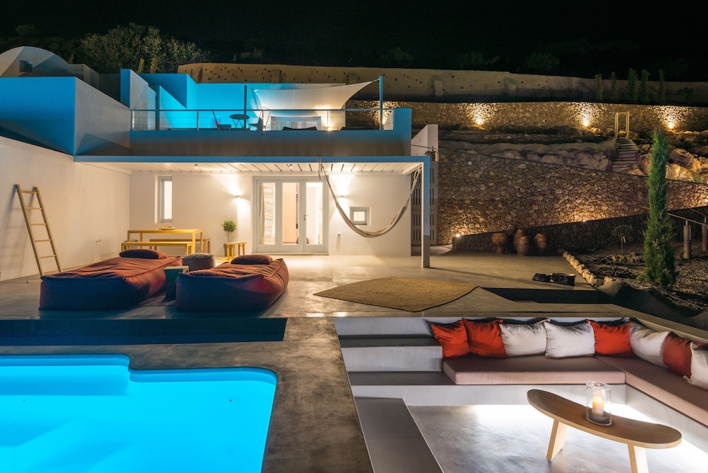 Santorini Heights