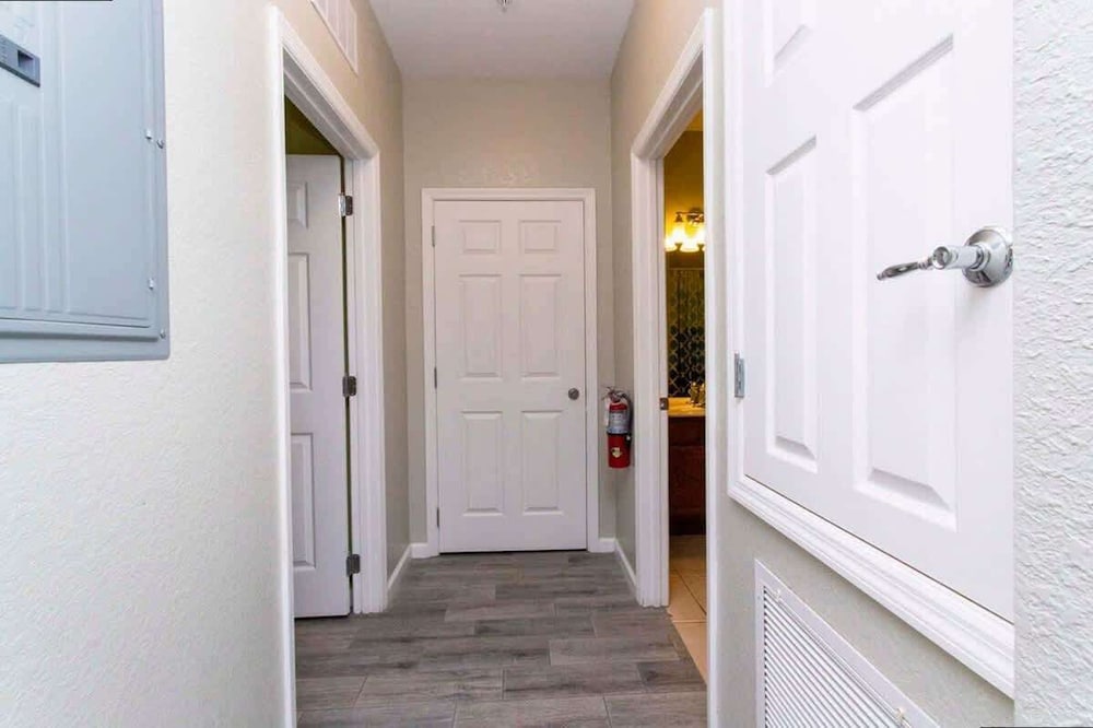 Spacious 2Bd Condo - Pool Hot Tub - Near I-drive
