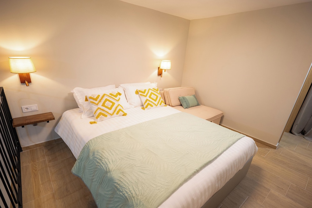 Vayas Residences Agora