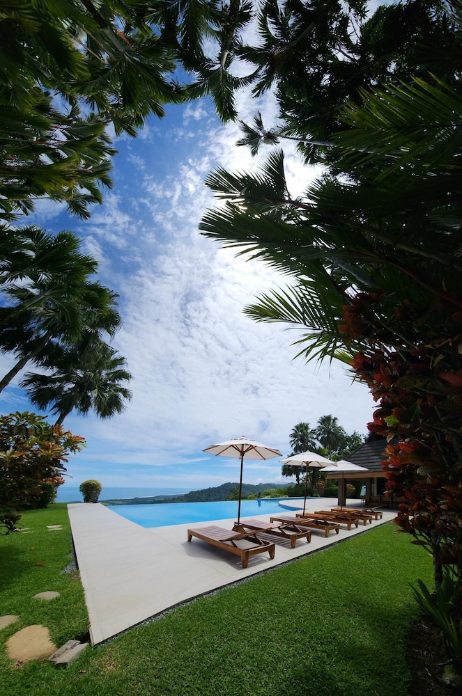 Lamangata - Luxury Surf Resort