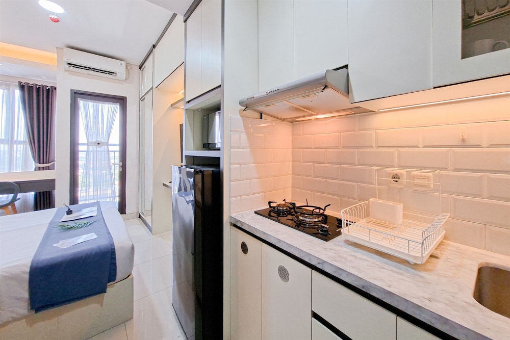 Modern Monochromatic Studio At Transpark Bintaro Apartment