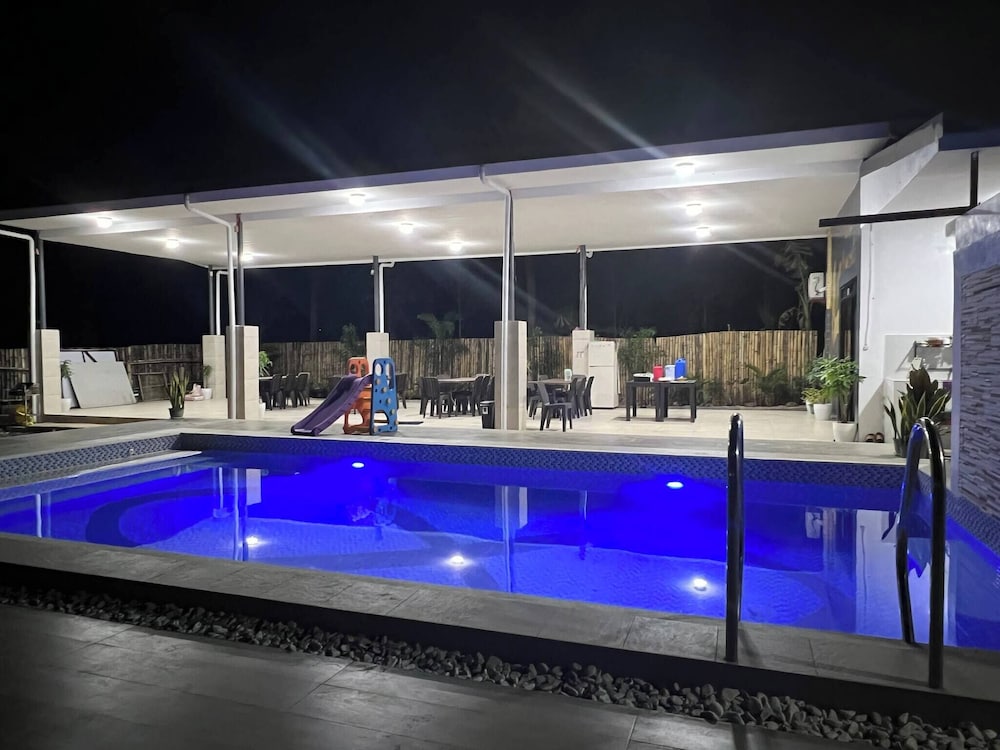 Serene Farmhouse Retreat in Alfonso, Cavite - Perfect for Family Getaways