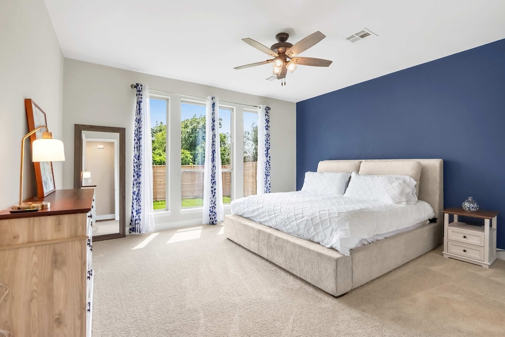 Dakota Cottage - Stay for 10