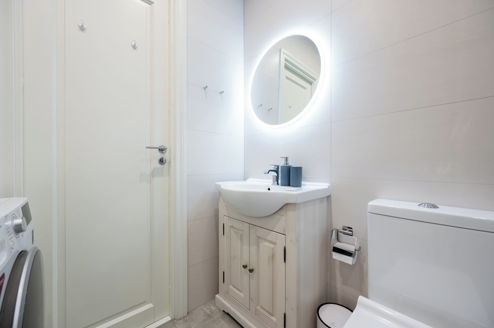 Toompea Castle 2 BR Old Town Apartment