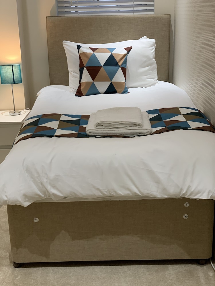 Riis Apartments Camberley view 2