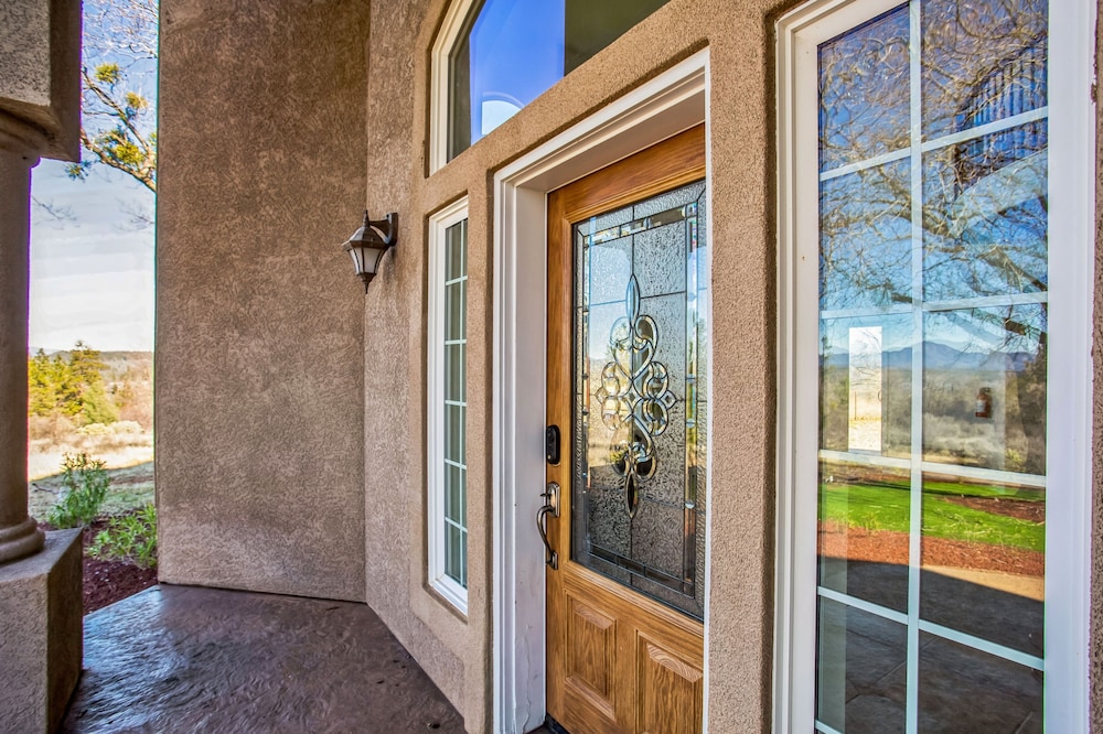 Stunning Mountain Retreat With Unmatched Views 5 Bedroom Estate