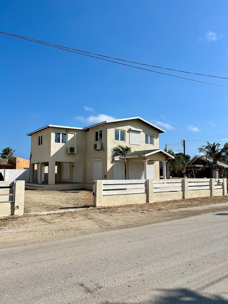 Palm Beach Villa Aruba - Great Location