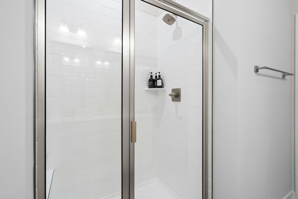 Luxe King 3BR Townhouse Uptown Charlotte