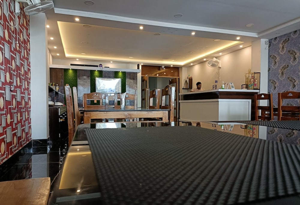 Lobby & Reception