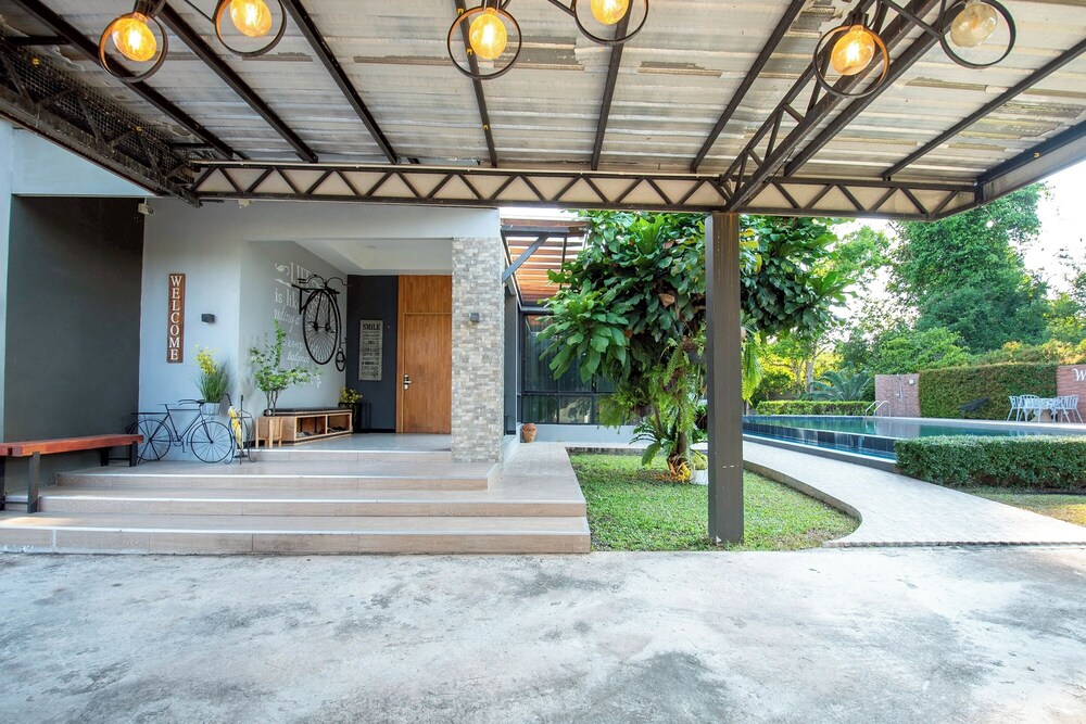 Penny - Farthing Pool Villa