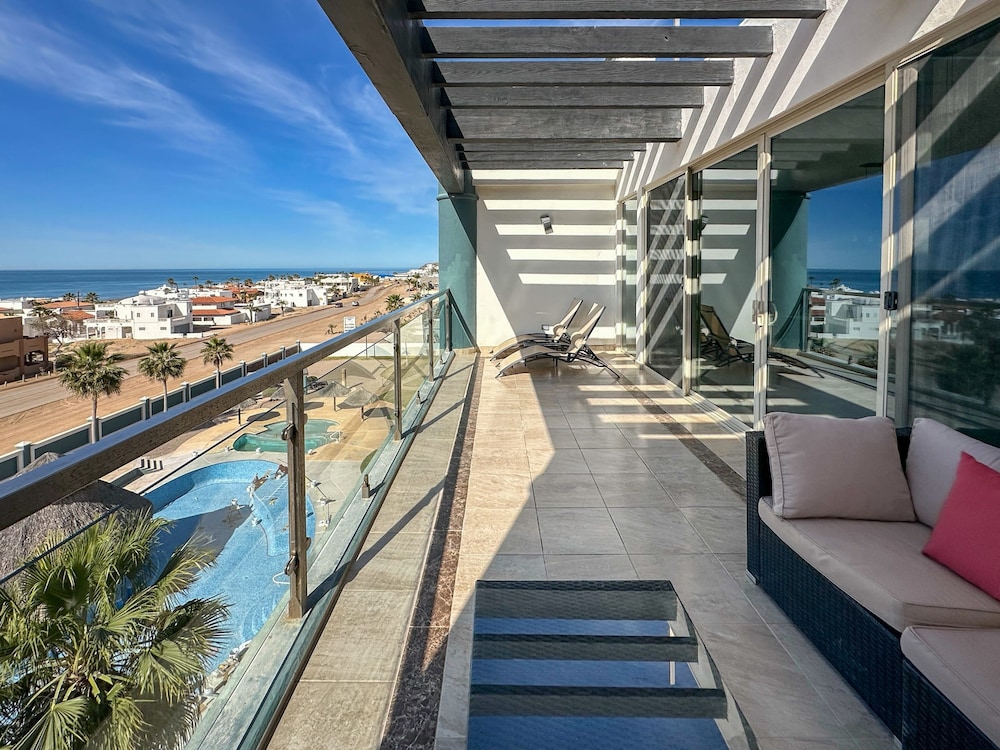 Upscale Ocean View Condo Close to it all Great