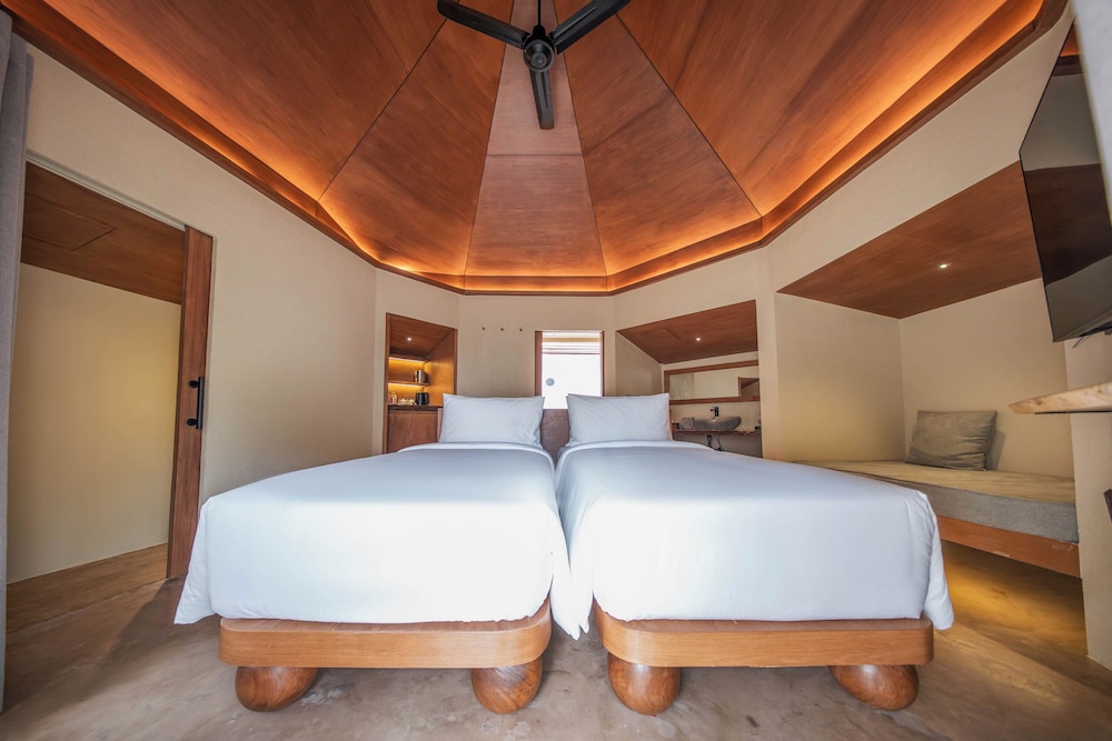 Kira Baya Koh Samed